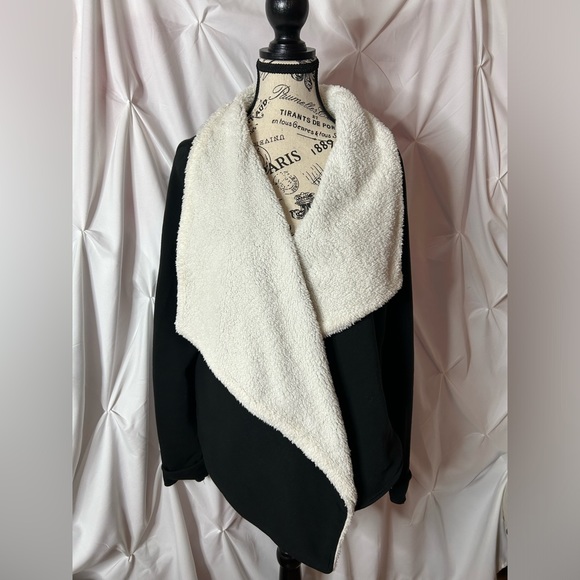 Black Cartigan Jacket Coat - Picture 2 of 4